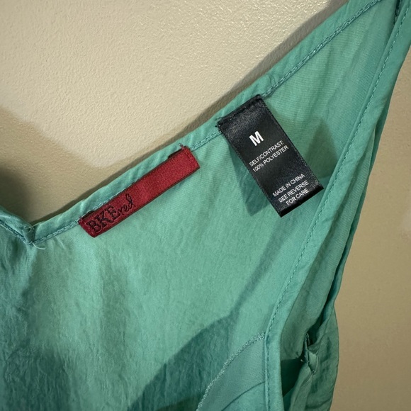 BKE red tank - Picture 2 of 3